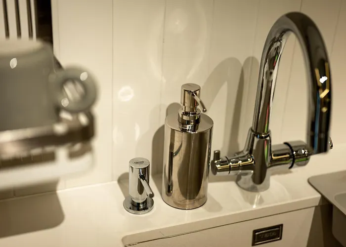 Private Premium In Apartment *